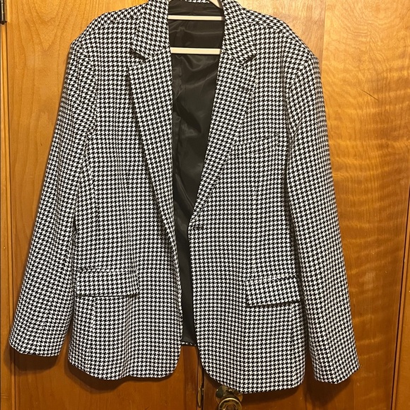 Classic Houndstooth Men's Vest and Jacket - Picture 3 of 4